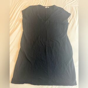 GAP Women's Black V-Neck Pocket Tunic